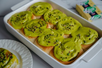 Булочки с фисташками